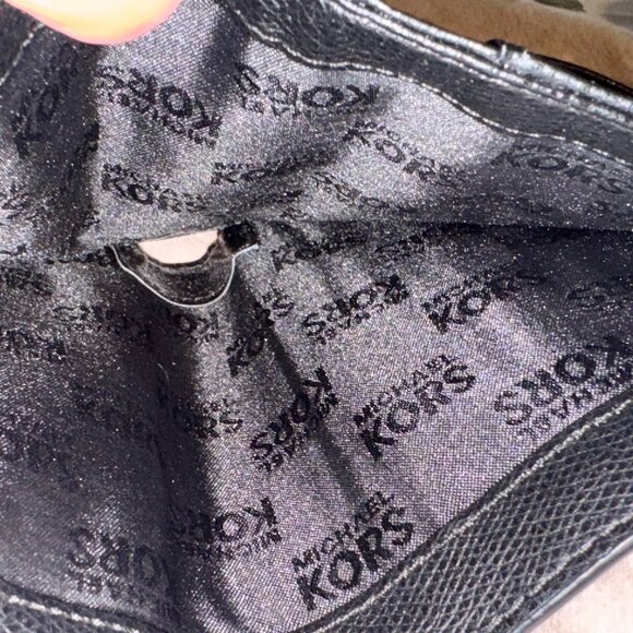 ✨ MICHAEL KORS Black Saffiano Leather Trifold Wallet ✨ - Picture 3 of 5